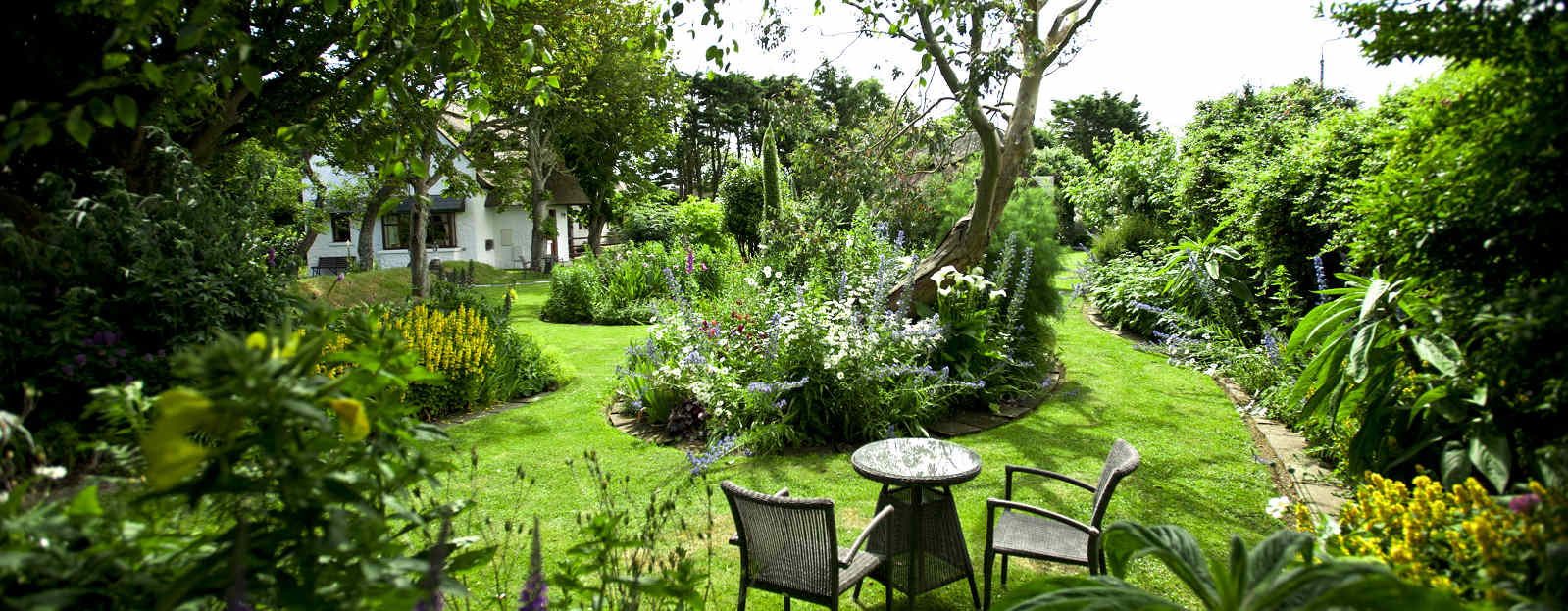 Holiday cottage with managed garden, Pembrokeshire